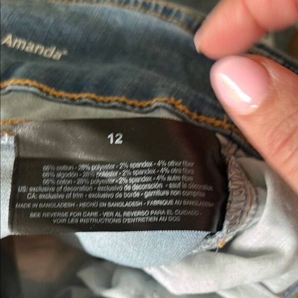 Gloria Vanderbilt Amanda All Around Slimming Effect Blue Denim Capri Pants - Picture 7 of 8